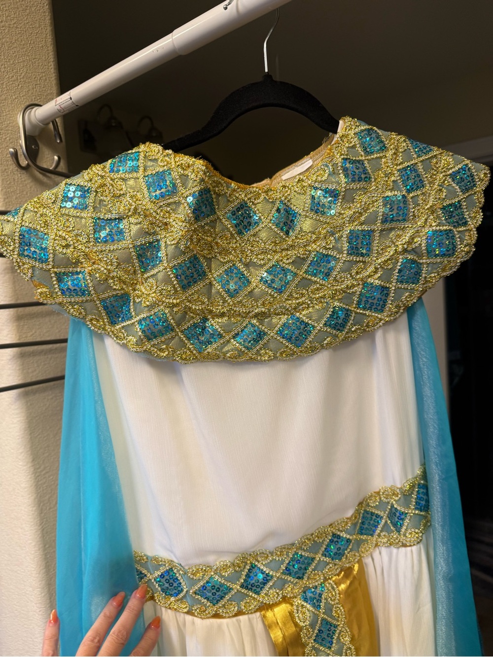 Egyptian Goddess Costume, Adult, XL. White with gold and blue trim. - Picture 7 of 13